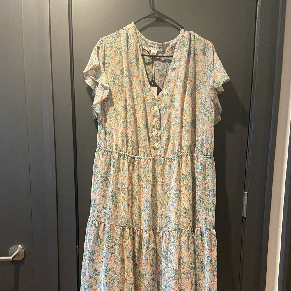 Plus size floral maxi dress, perfect for spring!